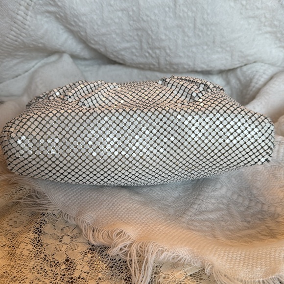 Emp Orr Vintage Elegant White Metal Mesh Tuft front bag with Gold hardware! - Picture 2 of 13